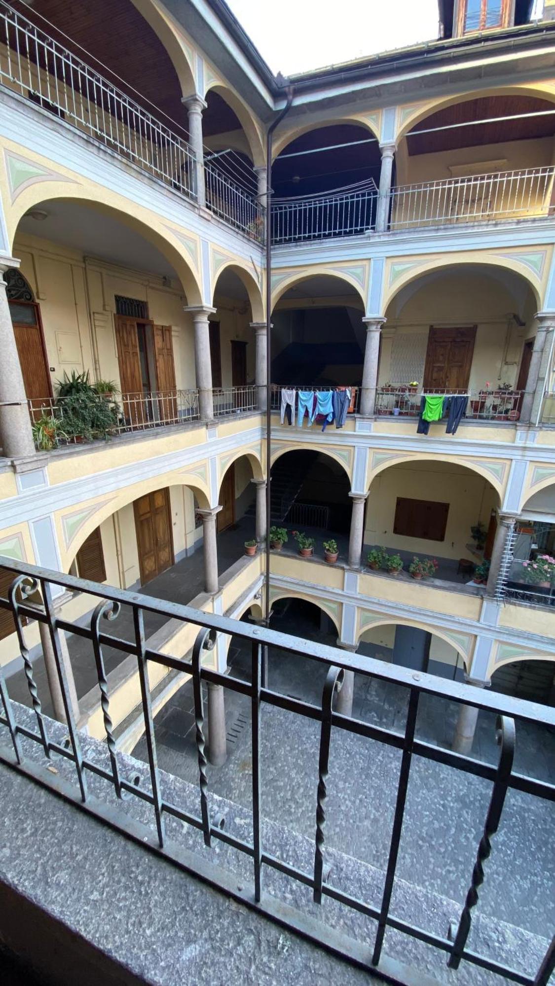 Mantellini 2B Appartement Domodossola Buitenkant foto