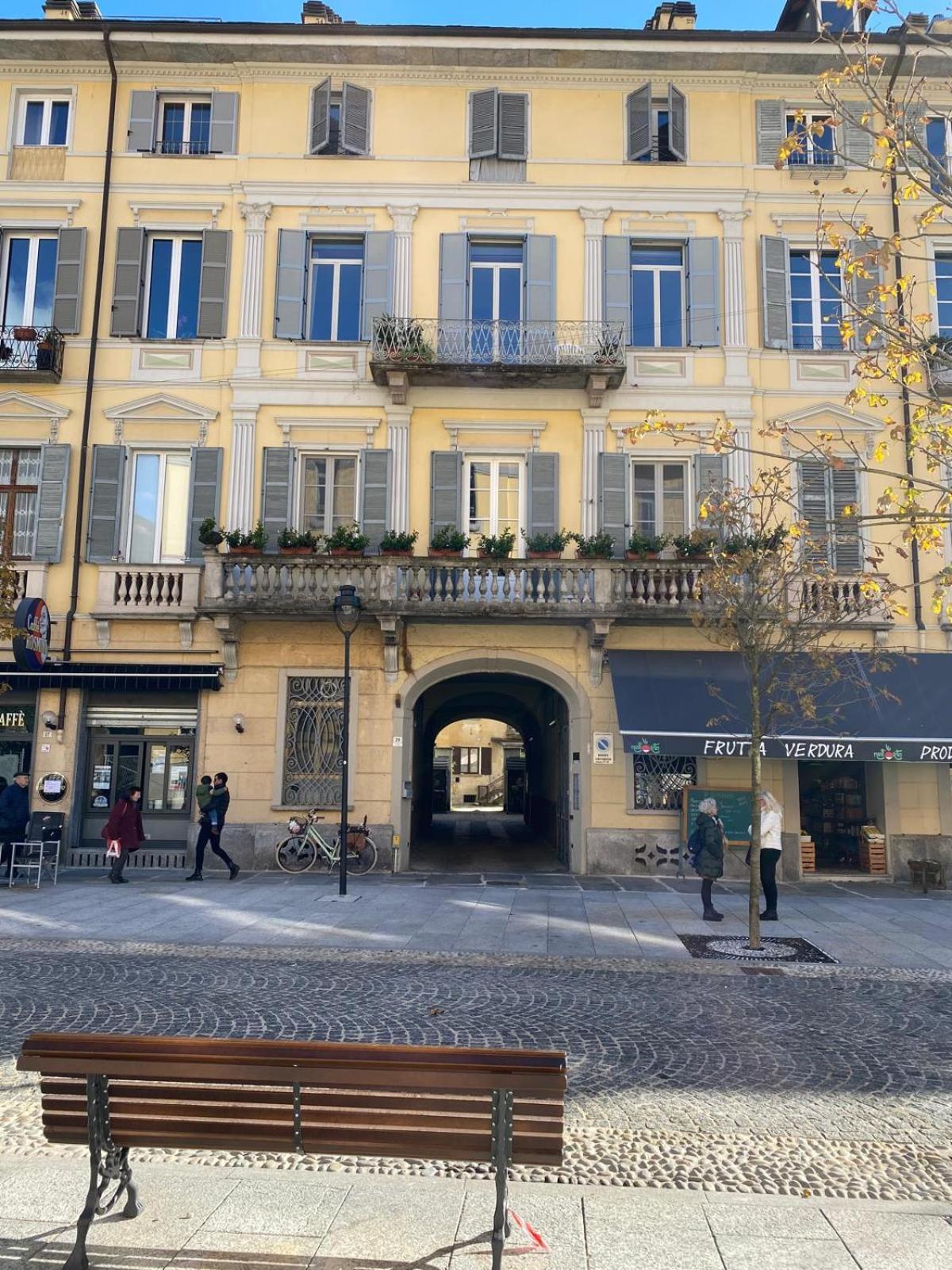 Mantellini 2B Appartement Domodossola Buitenkant foto